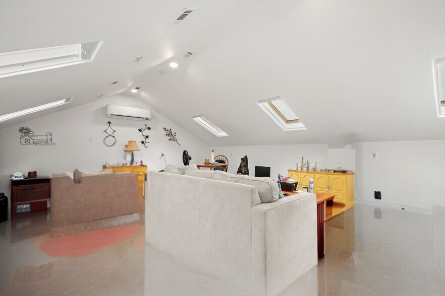 More Photos Of 7700 N Lamar Blvd, Austin Storefront Retail Office For Sale