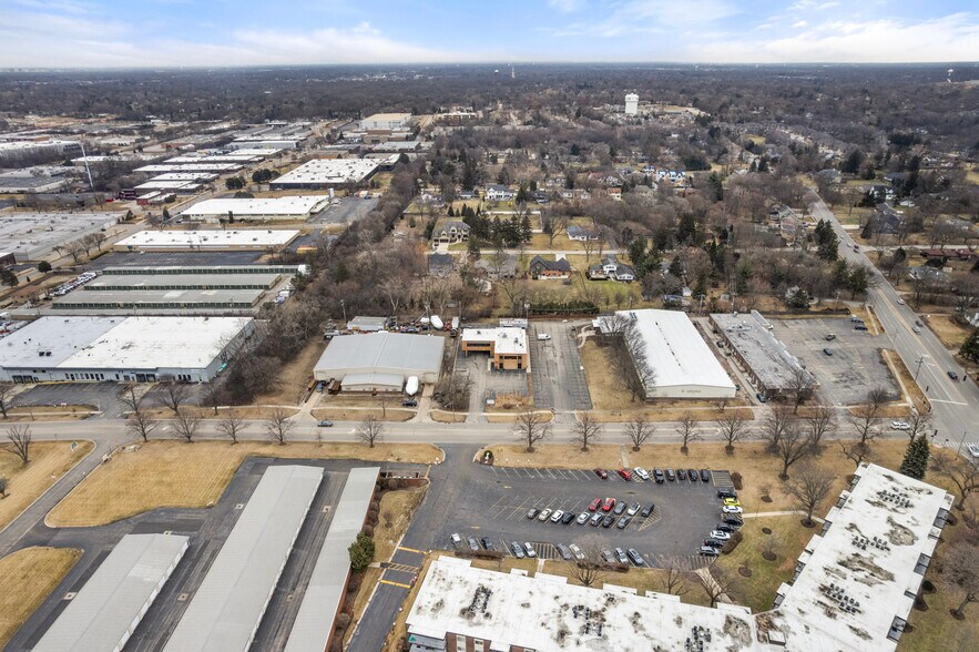 More Photos Of 5413 Walnut Ave, Downers Grove Office For Lease