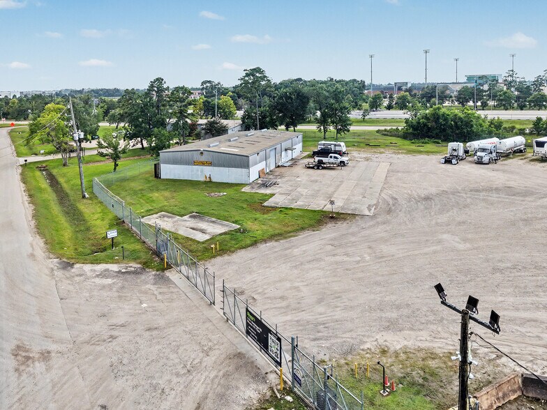 More Photos Of 11211 Hornberger Rd, Houston Warehouse For Sale