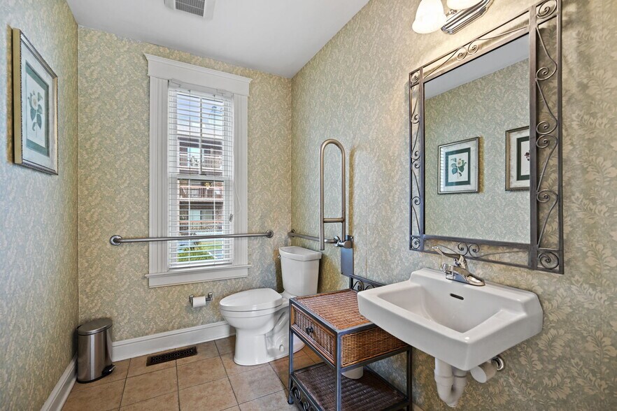 More Photos Of 1458 Bedford St, Stamford Office For Lease