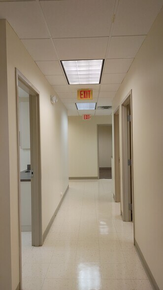More Photos Of 2237 N Commerce Pky, Weston Office For Lease