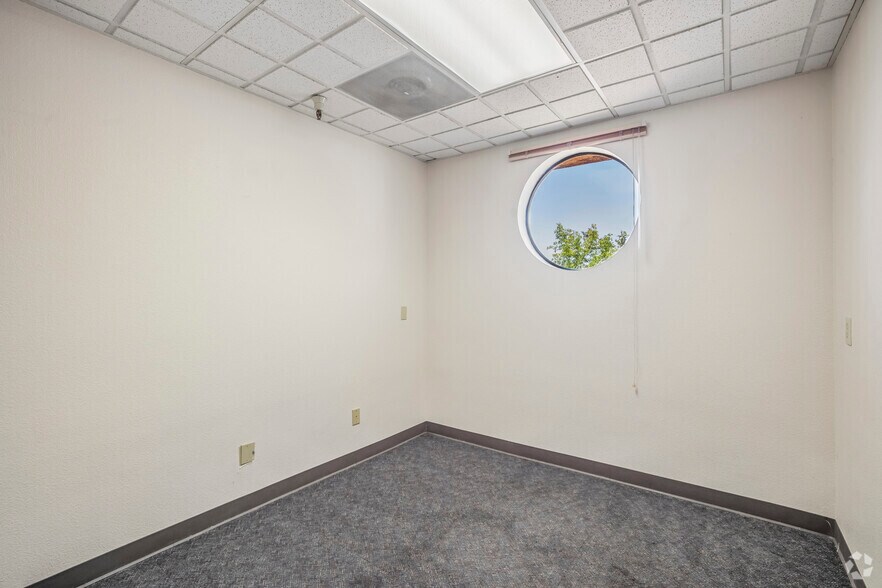 More Photos Of 3111 Professional Dr, Auburn Medical For Sale