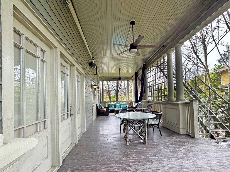 More Photos Of 301 E Chestnut St, Asheville Hotel For Lease