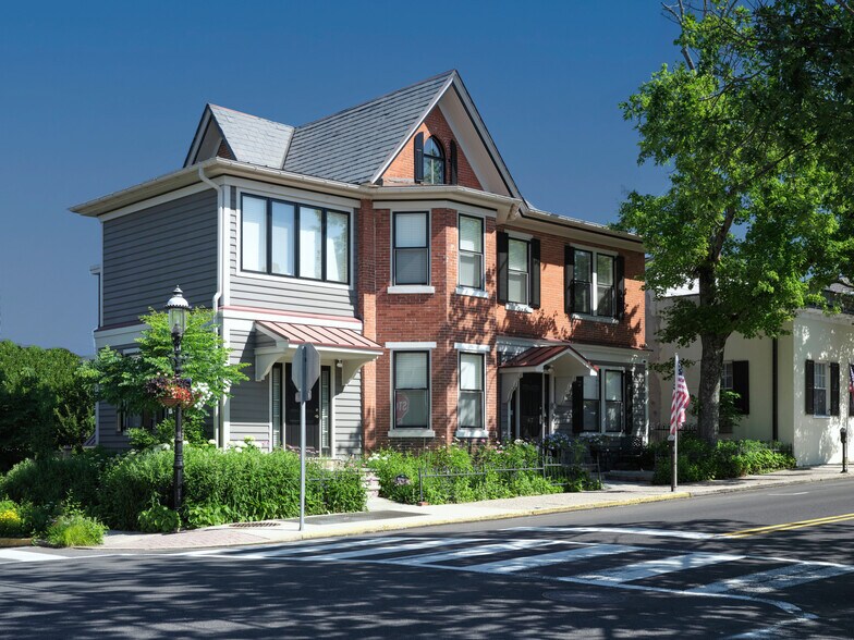 More Photos Of 67 W Court St, Doylestown Office For Lease