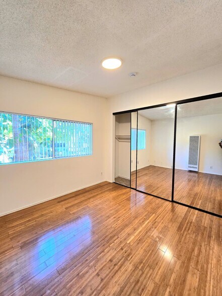 More Photos Of 4208 Russell Ave, Los Angeles Apartments For Sale