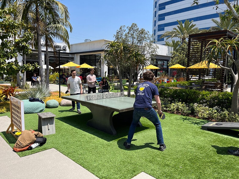 More Photos Of 980 W 190th St, Torrance Unknown For Lease