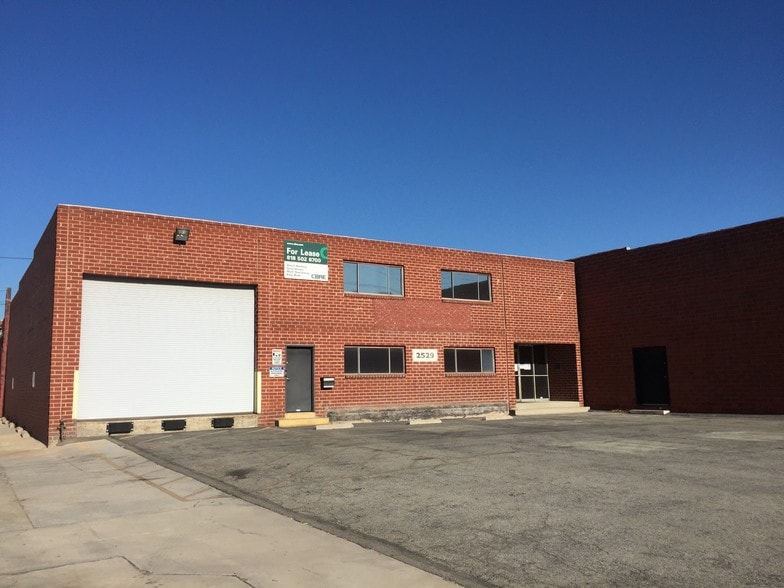 More Photos Of 2523-2529 N Ontario St, Burbank Service For Lease