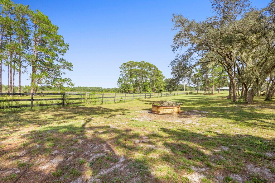 More Photos Of 42554 Maggie Jones Rd, Paisley Horse Stables For Sale