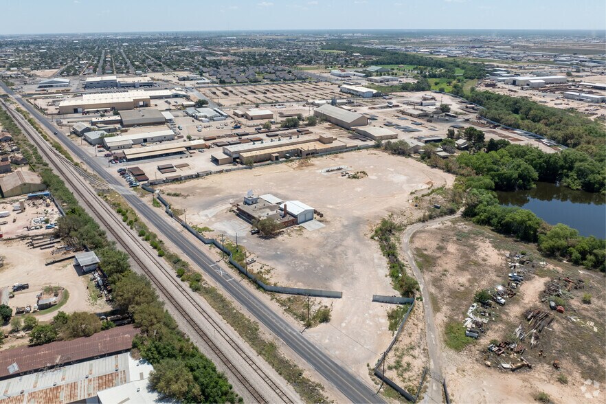 More Photos Of 2419 W Murphy St, Odessa Truck Terminal For Sale