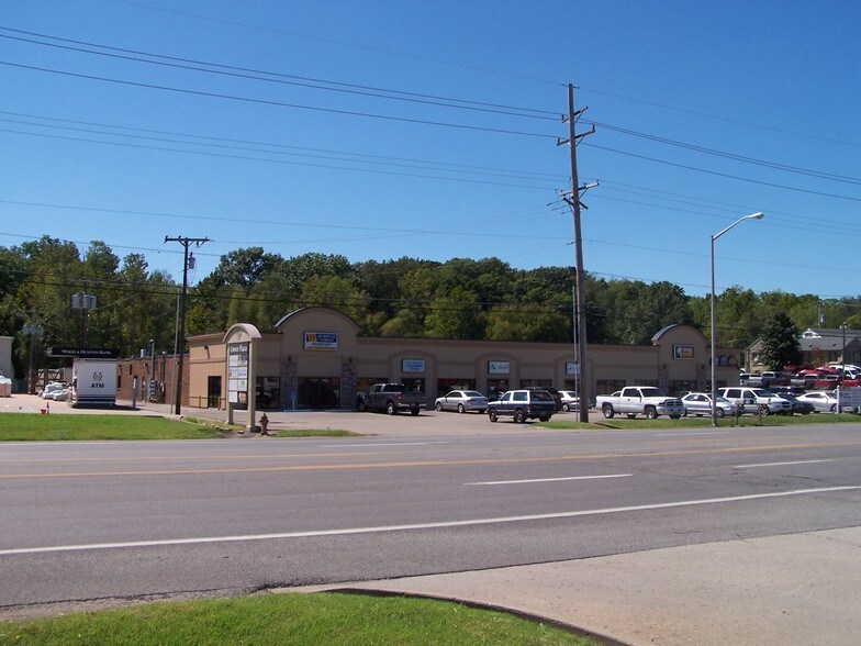 Primary Photo Of 1733-1737 N Kingshighway St, Cape Girardeau General Retail For Lease