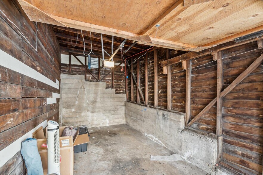 More Photos Of 1019 E 33rd St, Oakland Apartments For Sale