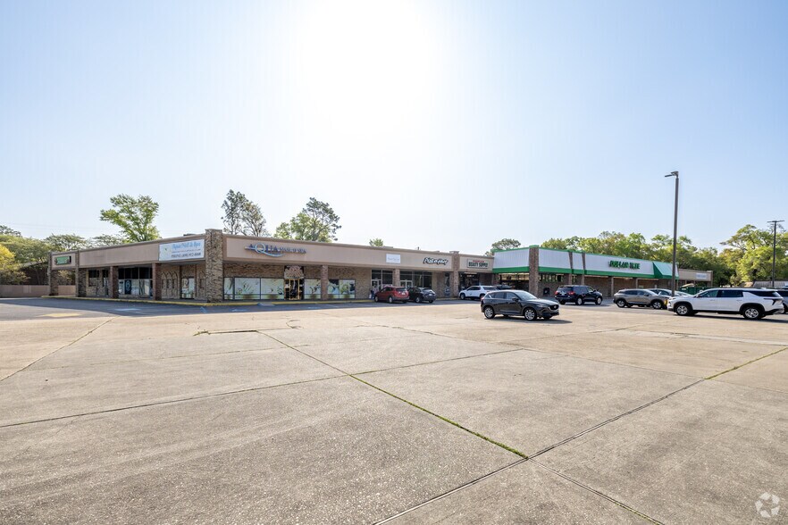 Primary Photo Of 901-909 E Fairfield Ave, Pensacola Unknown For Lease