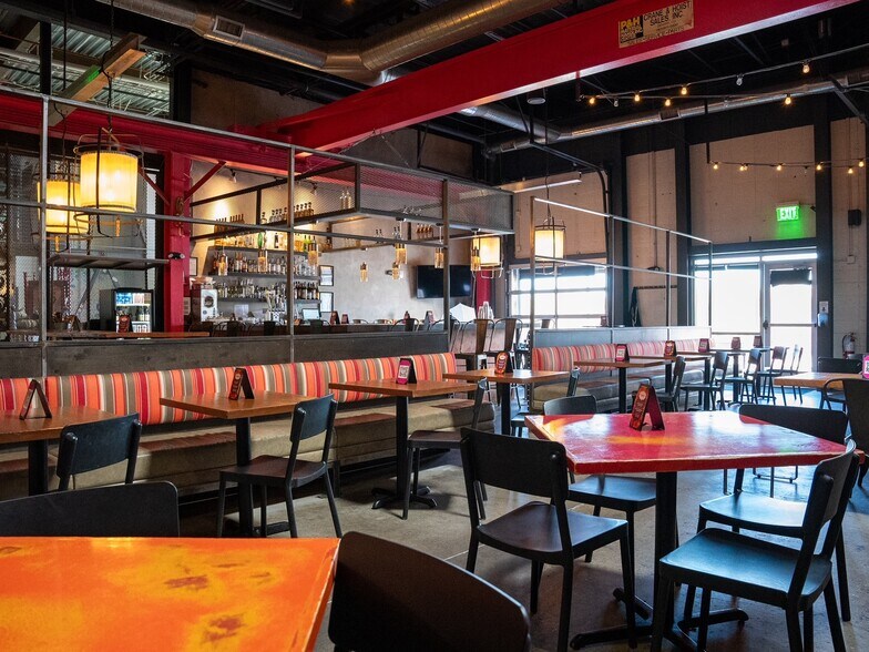 More Photos Of 2501 Dallas St, Aurora General Retail For Lease