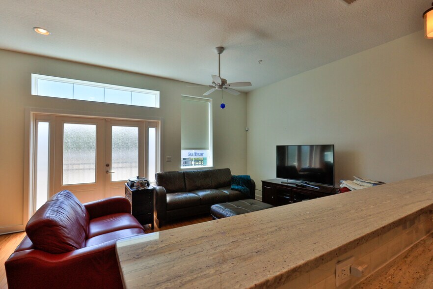 More Photos Of 215 S Palmetto Ave, Daytona Beach Office For Sale