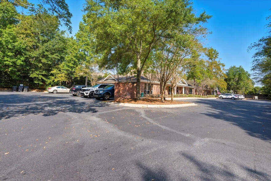 More Photos Of 2565 Barrington Cir, Tallahassee Office For Sale