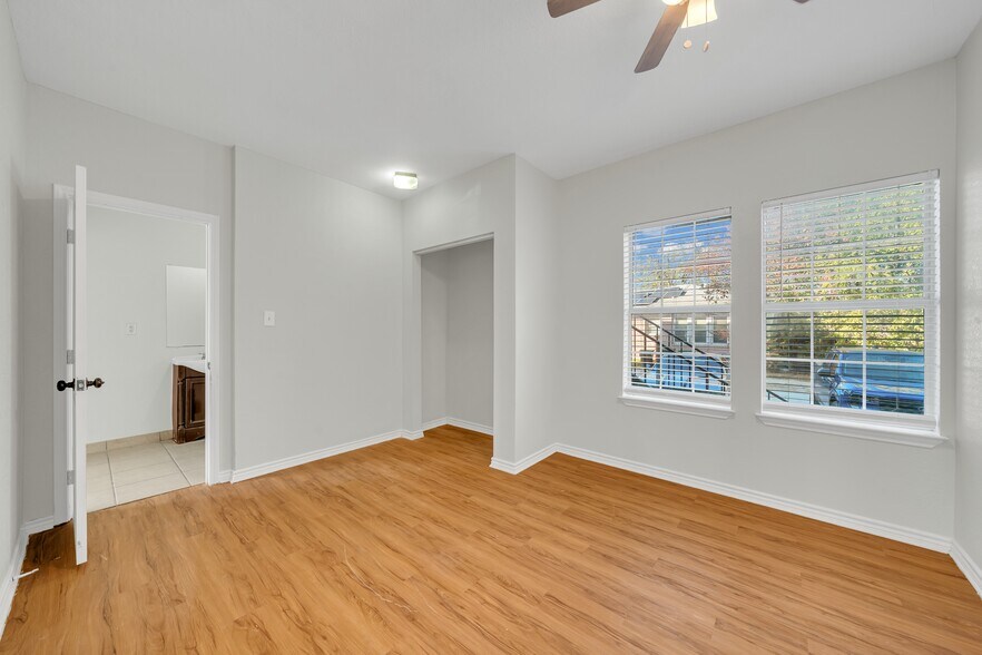 More Photos Of 1409 W Woodlawn Ave, San Antonio Apartments For Sale