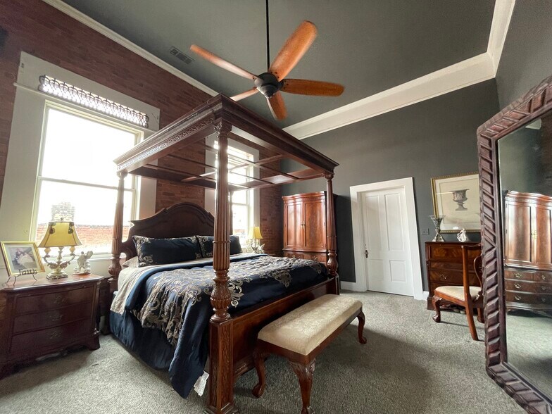 More Photos Of 117 N Jefferson Ave, Eatonton Storefront For Sale