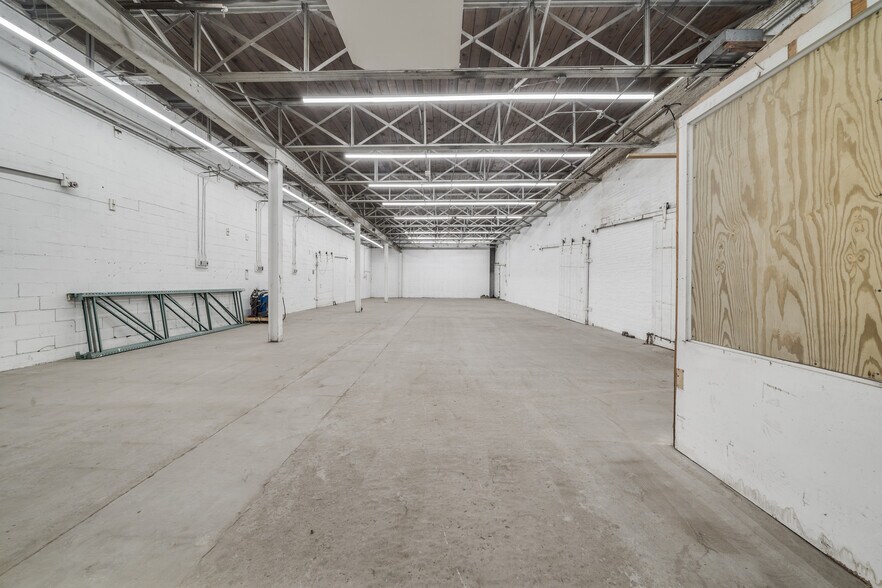 More Photos Of 158 W Clinton St, Dover Warehouse For Lease