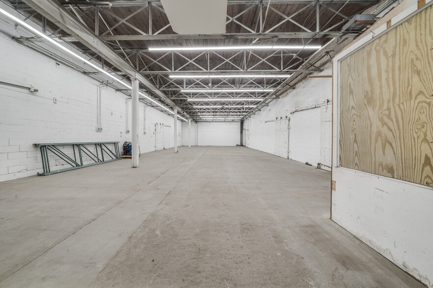 More Photos Of 158 W Clinton St, Dover Warehouse For Lease