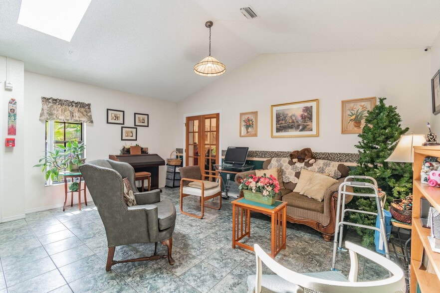 More Photos Of 4407 Millwood Rd, Spring Hill Assisted Living For Sale