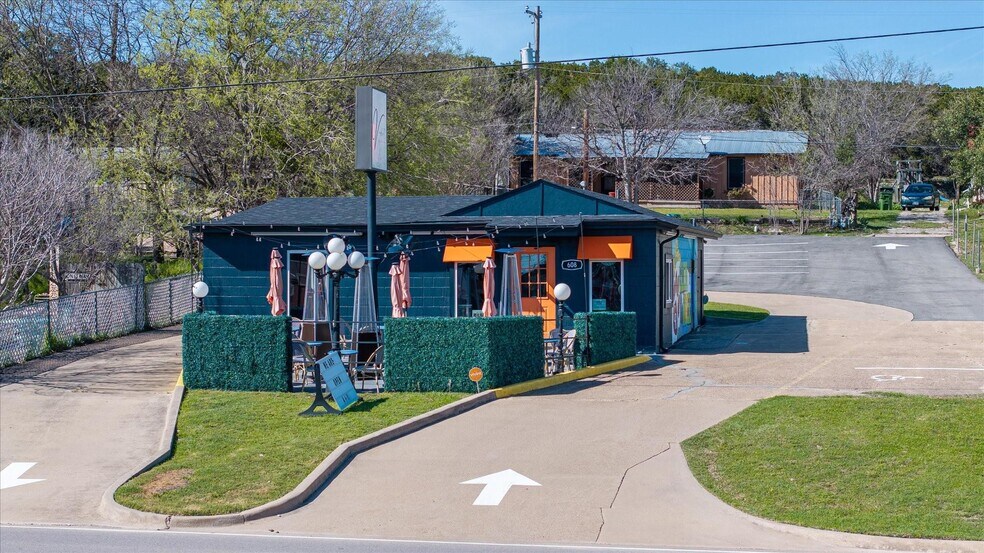 More Photos Of 608 SW Big Bend Trl, Glen Rose Restaurant For Sale