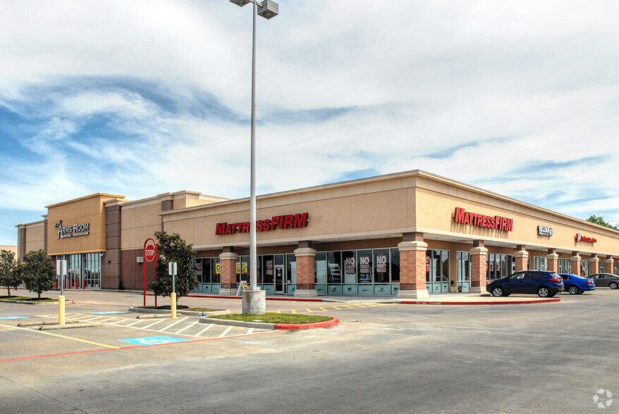 More Photos Of I 45, League City Unknown For Lease
