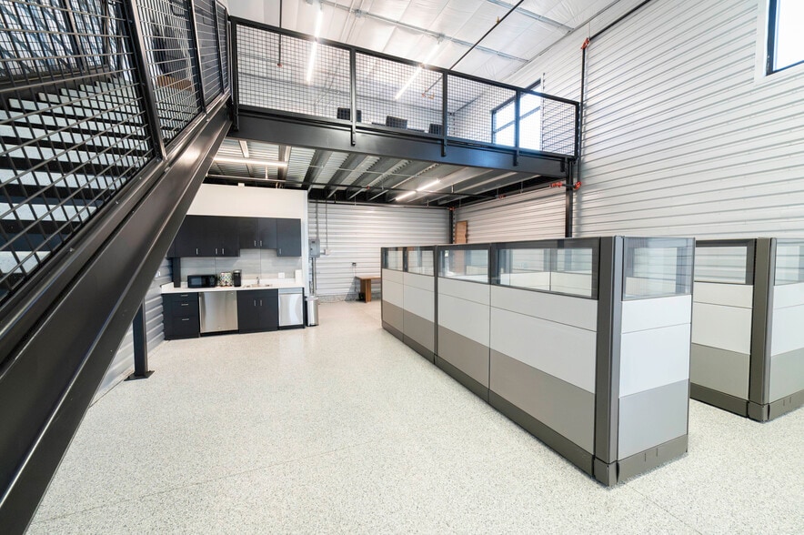 More Photos Of 5380 Ronald Reagan Blvd, Johnstown Light Distribution For Sale