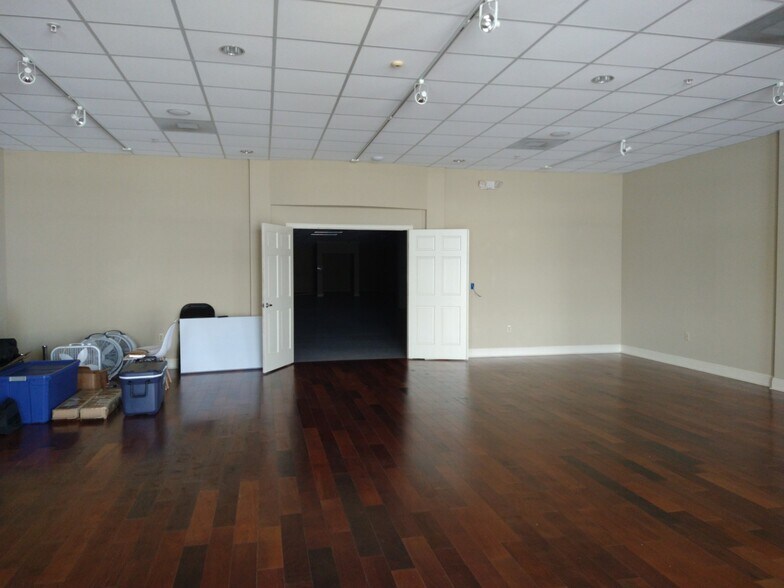 More Photos Of 1750 Longleaf Blvd, Lake Wales Light Distribution For Sale