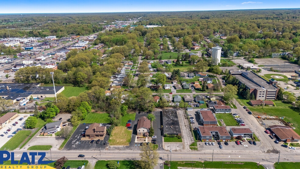 More Photos Of 548 Gypsy Ln, Youngstown Office For Sale