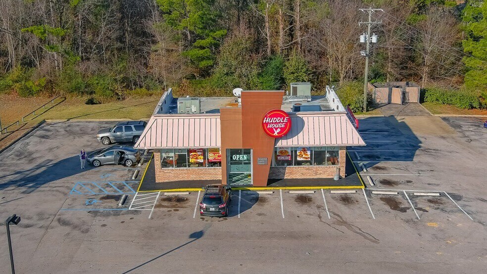 Primary Photo Of 147 Lakewood Dr, Batesville Restaurant For Sale