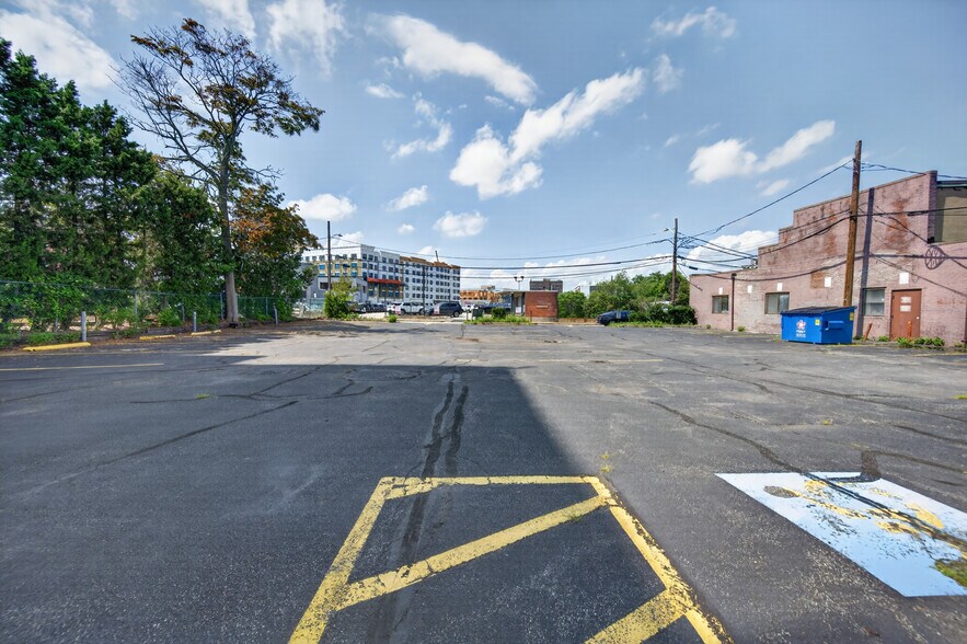 More Photos Of 15-21 School St, Quincy Medical For Sale
