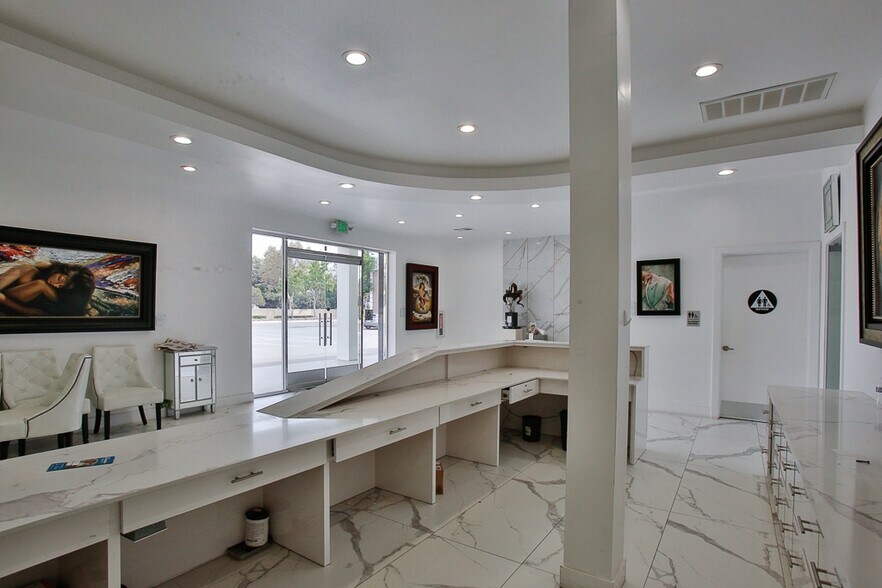 More Photos Of 12372 Garden Grove Blvd, Garden Grove Medical For Sale