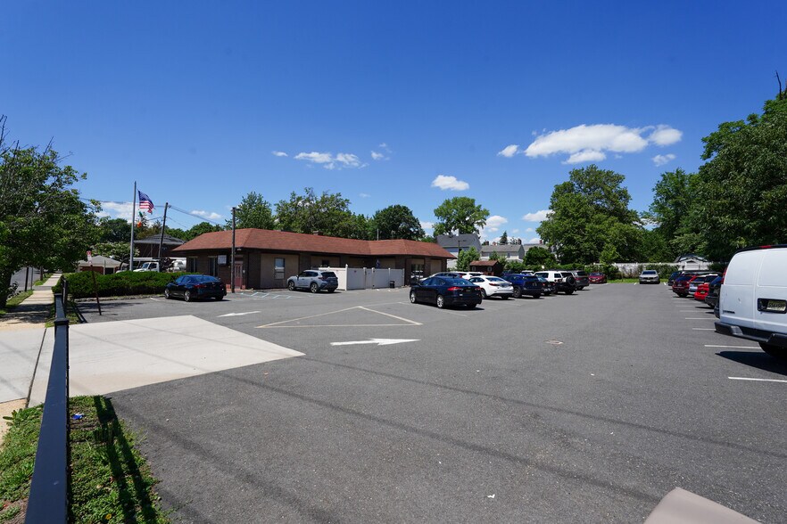 More Photos Of 9 Spring St, Freehold Office For Sale
