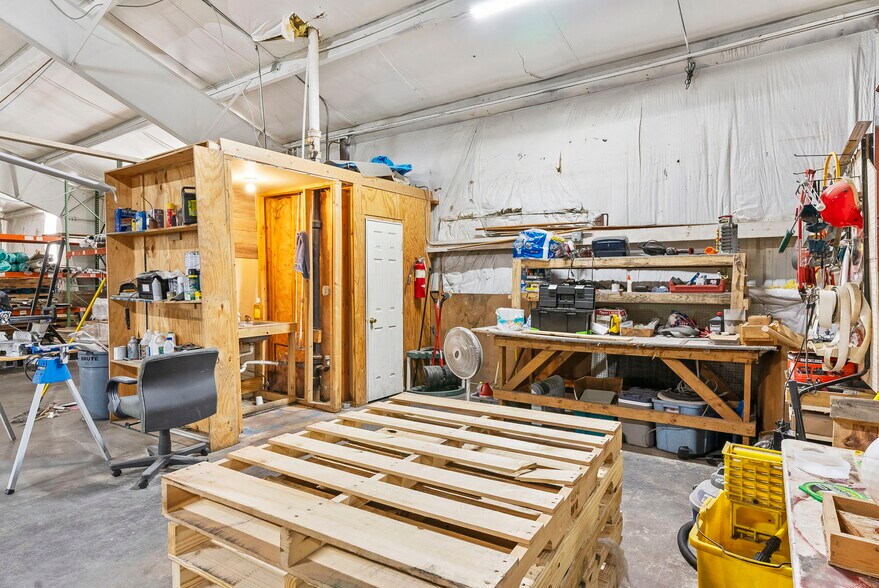 More Photos Of 721 N 2nd St, Rogers General Retail For Lease