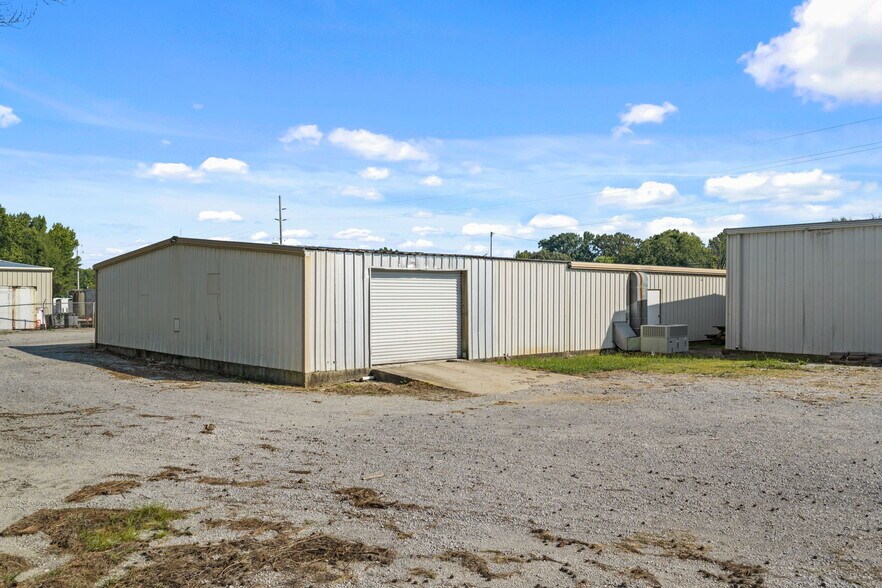 More Photos Of 10063 US-72, Rogersville Warehouse For Sale