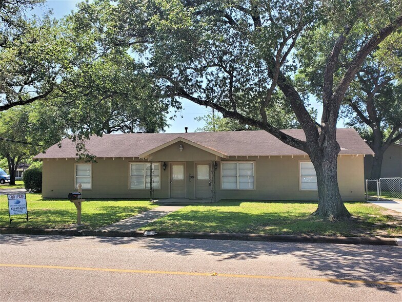 Primary Photo Of 5605 George Bush Dr, Katy Medical For Lease