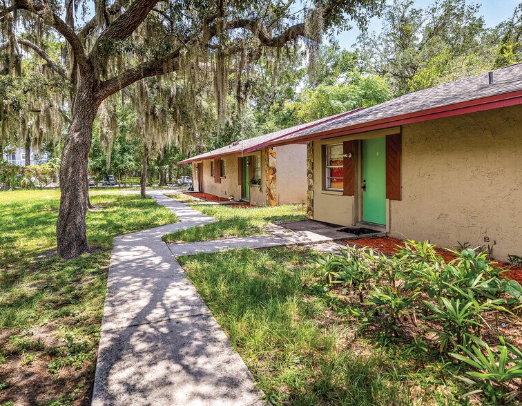 Primary Photo Of 12211 N 59th St, Tampa Apartments For Sale