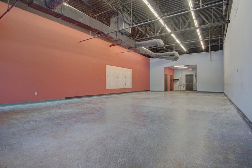 More Photos Of 12910 Highway 92, Woodstock Storefront For Lease