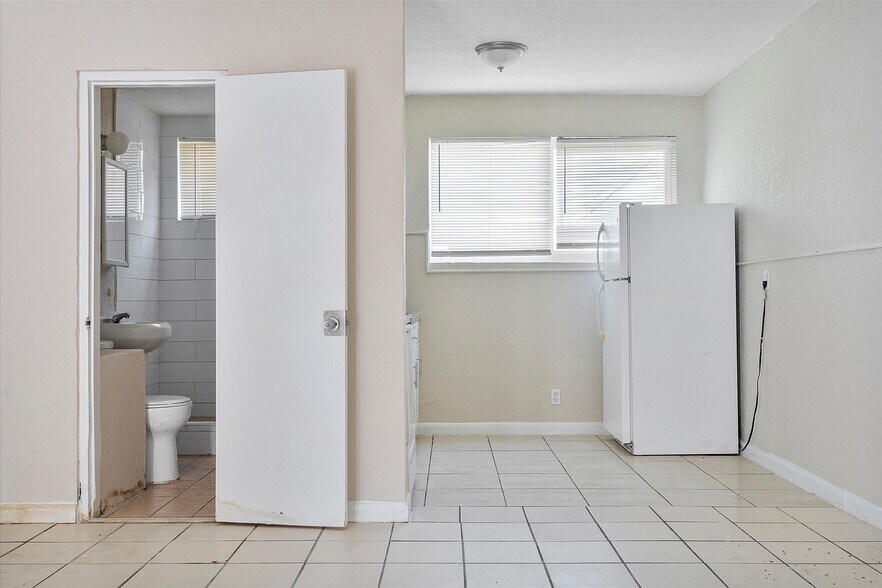 More Photos Of 901-951 NW 8th Ave, Pompano Beach Apartments For Sale