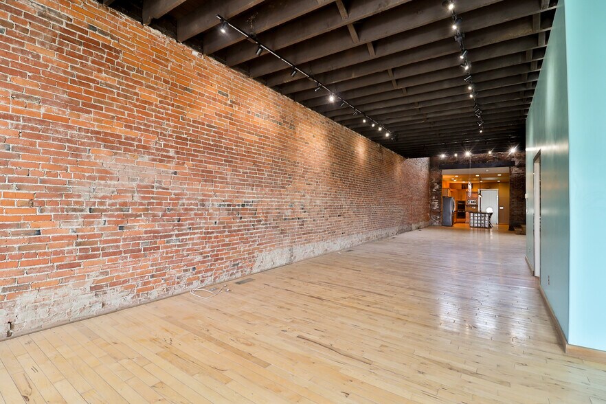 More Photos Of 102-104 W Columbus St, Kenton Office Residential For Sale