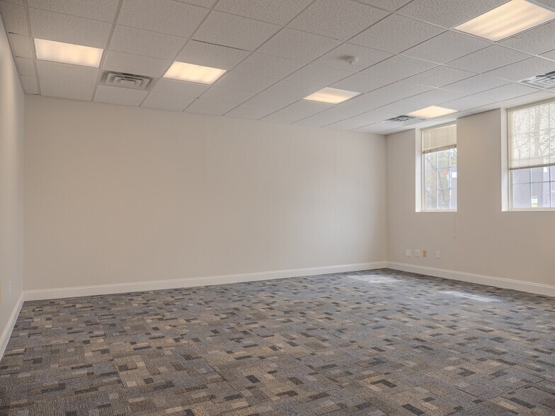 More Photos Of 24 Arnett Ave, Lambertville Office For Lease