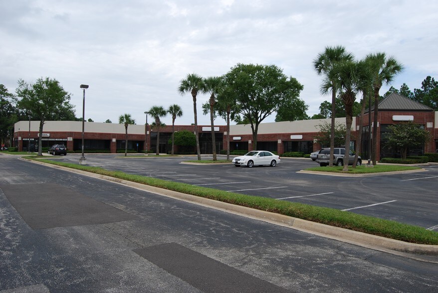 More Photos Of 8081 Philips Hwy, Jacksonville General Retail For Lease