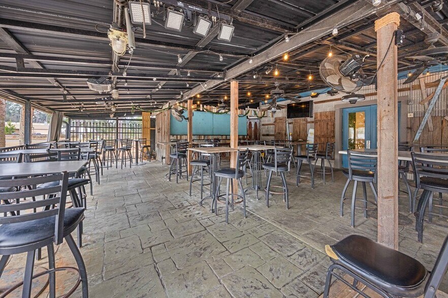 More Photos Of 1405 Gornto Rd, Valdosta Restaurant For Sale