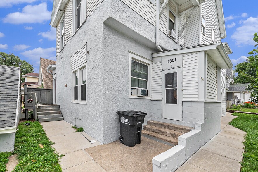 More Photos Of 2501 Poppleton Ave, Omaha Apartments For Sale