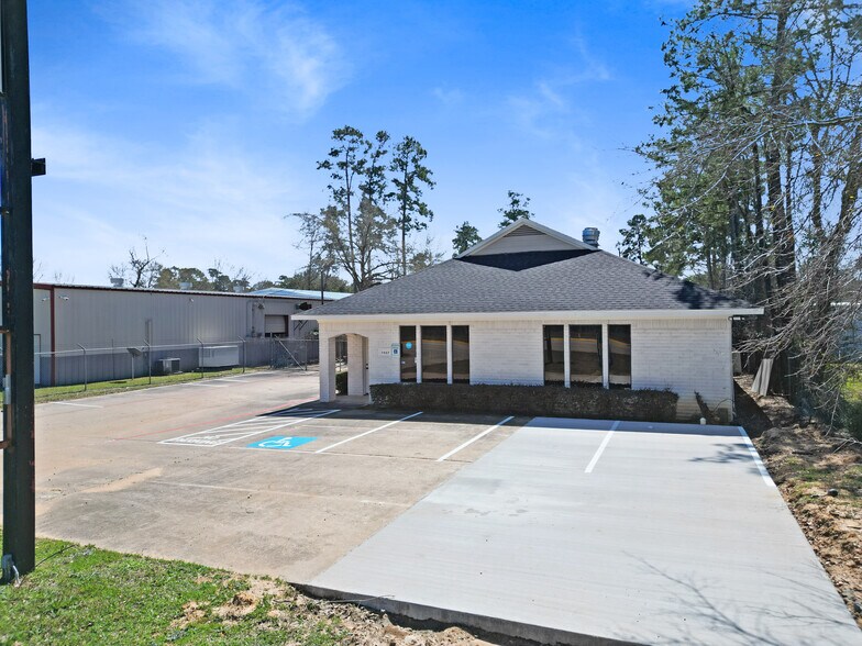 More Photos Of 7407 Fm-1488, Magnolia Medical For Lease