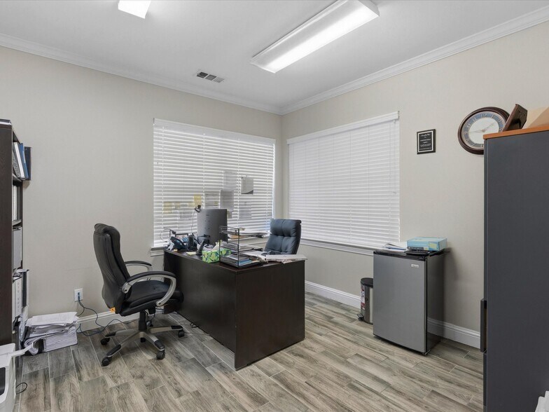 More Photos Of 2840 Keller Springs Rd, Carrollton Medical For Sale
