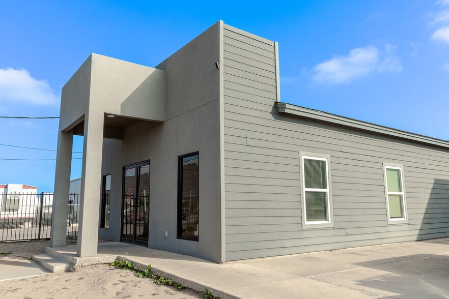 More Photos Of 119 North America Rd, Laredo Land For Sale