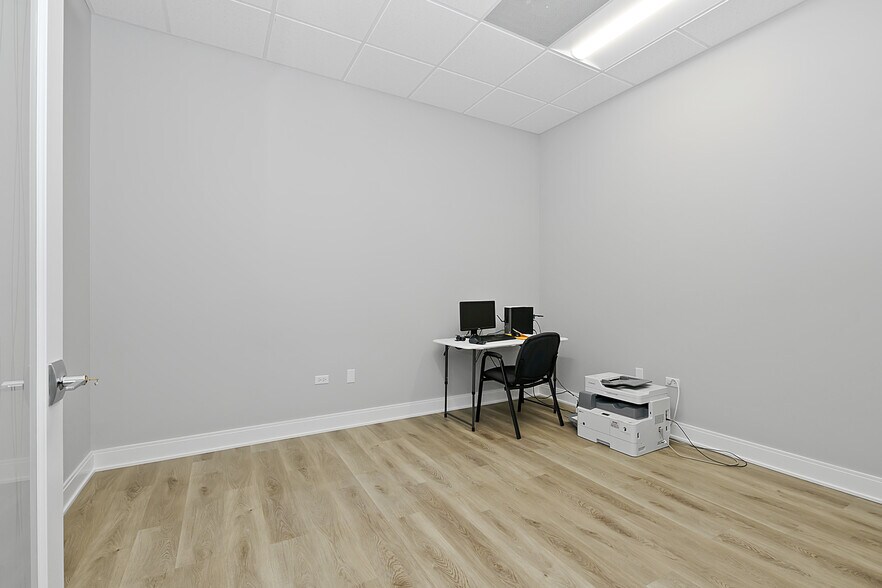 More Photos Of 16045 108th Ave, Orland Park Medical For Lease