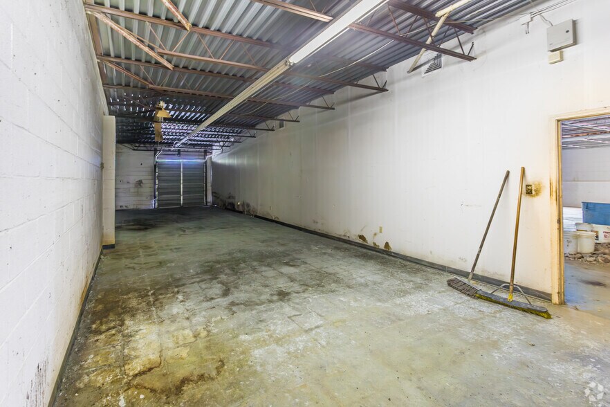 More Photos Of 4594 Yale Rd, Memphis General Retail For Sale