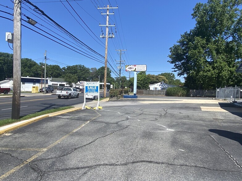 More Photos Of 1300 Forest Dr, Annapolis Restaurant For Sale